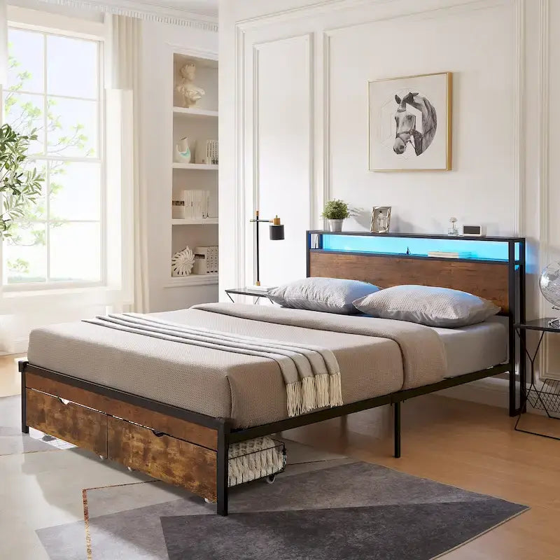 Lit plateforme en métal Queen Size avec lumières LED et tête de lit en bois