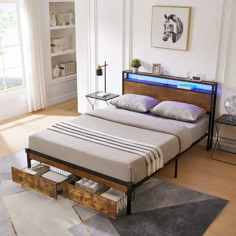 Lit plateforme en métal Queen Size avec lumières LED et tête de lit en bois