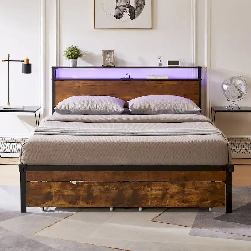 Lit plateforme en métal Queen Size avec lumières LED et tête de lit en bois