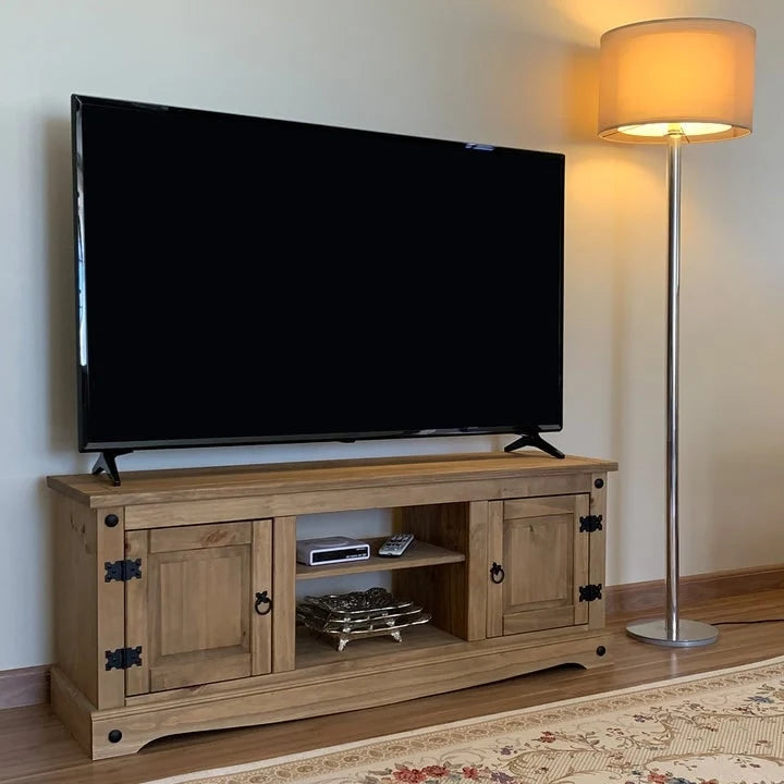 Meuble TV en bois massif au design classique