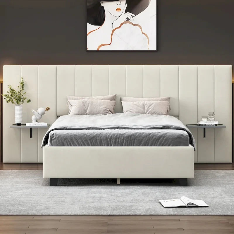 Lit plateforme tapissé grand format avec tête de lit surdimensionnée